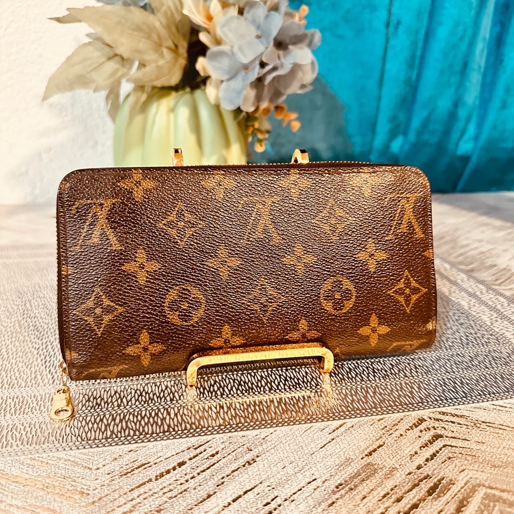 Louis Vuitton monogram zippy wallet - Picture 3 of 15